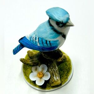 Vintage porcelain Blue Jay 3 1/2” On Nature’s Wing 1993